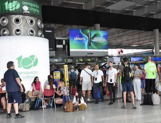 Nueva actividad volcánica del Etna vuelve a provocar el cierre del aeropuerto de Catania