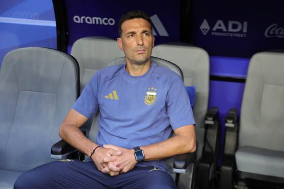 Scaloni admite que Argentina sufrió "demasiado" ante Cabo Verde