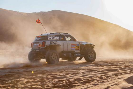El Dakar presenta su edición más larga y apuesta por Arabia Saudí pese a la crisis de Oriente Medio