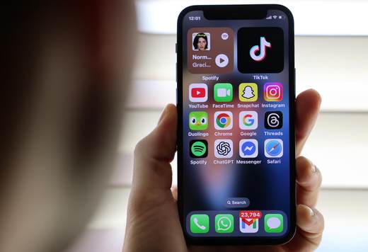 Malasia restringirá el acceso de menores de 16 años a las redes sociales a partir de junio