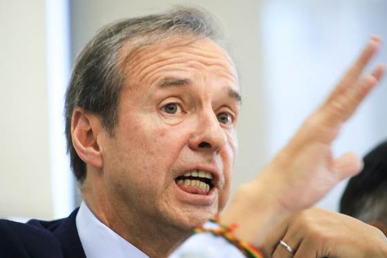 El expresidente Quiroga ve "tiempo perdido" en los seis meses de Gobierno de Rodrigo Paz en Bolivia