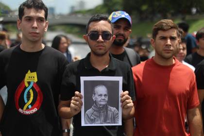 Estudiantes venezolanos claman justicia por madre de preso político fallecido en custodia