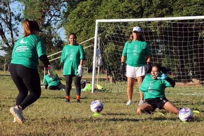 Bolivia impulsa el fútbol femenino para amputadas con un inédito campamento internacional