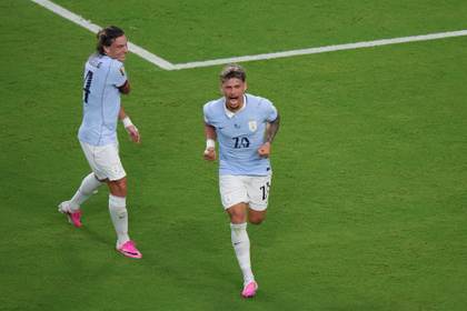 "Es un debut como lo esperábamos", dice el uruguayo Maximiliano Araújo