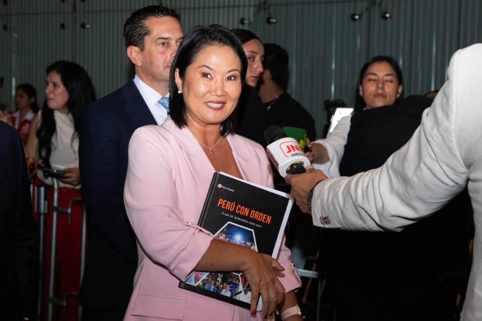 Keiko Fujimori asegura que "ghostea" a rival en debate presidencial de Perú