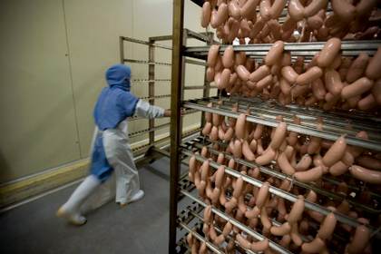 El 98 % de los compromisos medioambientales de las grandes cárnicas y lácteas son ecopostureo