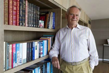Fallece el escritor superventas y expolítico británico Jeffrey Archer