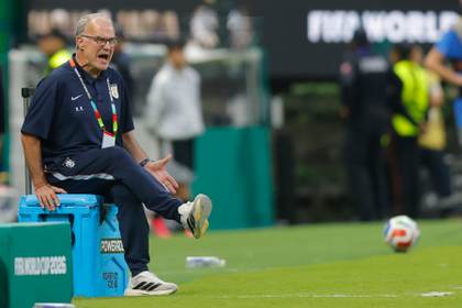 Bielsa niega problemas con Valverde y afirma que "nunca hizo más concesiones" que con él
