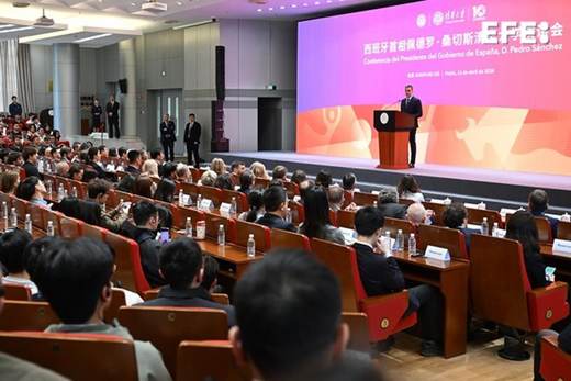 Sánchez recibe la cátedra honoraria de la Universidad de la Academia China de Ciencias