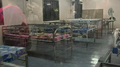 Tailandia investiga un centro geriátrico con ancianos retenidos en camas con barrotes