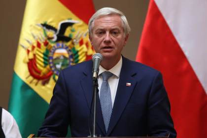 Kast dice que Bolivia y Chile avanzarán para restablecer relaciones "al más alto nivel"