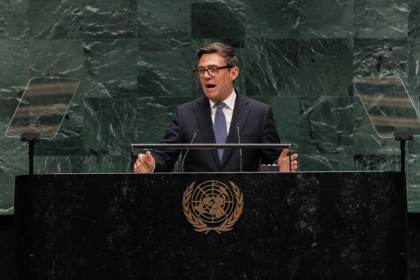 Burnham anuncia una alianza de IA con EEUU para proteger "infraestructuras críticas"