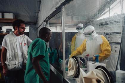 MSF: Hay que reforzar la implicación de las comunidades para contener el ébola en la RDC