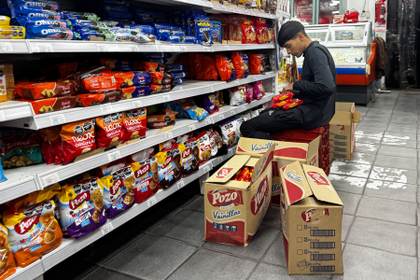 Los precios al consumidor en Argentina se desaceleran al 32,4 % interanual en abril