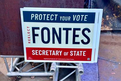 Jefe electoral de Arizona afirma que acciones de Trump buscan que se perpetúe en el poder