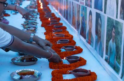 Nepal entrega 102 cadáveres de los 1.357 por la dificultad para su identificación