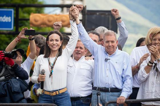 Machado y González Urrutia evaluarán la vía de diálogo entre sector opositor y el chavismo
