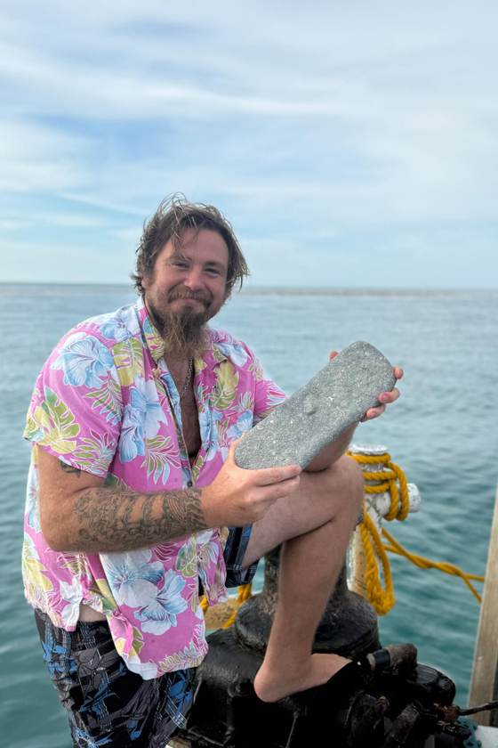 Cazadores de tesoros hallan lingote de plata de galeón español hundido en Florida en 1622