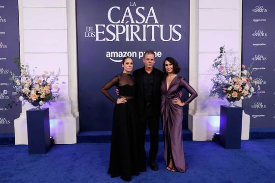 'La casa de los espíritus' lleva el realismo mágico a la televisión en su estreno en Chile