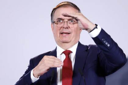 México dice estar "más cerca" de nuevos acuerdos comerciales con EE.UU.