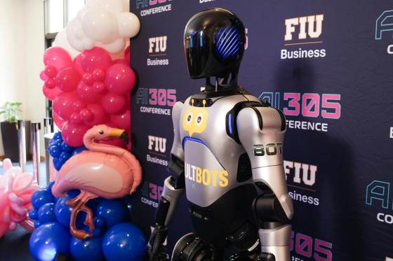 Debuta en Miami Luka, el robot que ayudará en hoteles, restaurantes y geriátricos