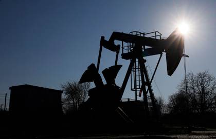 El brent repunta un 0,70 % y se mantiene en los 72 dólares pendiente de Irán
