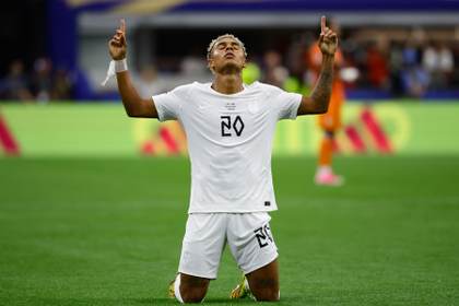 Antonio Nusa, el caos de apellido bendito que admira a Neymar y brilla junto a Haaland