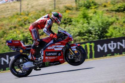 Pecco Bagnaia gana la carrera esprint y las 'pole' son para Ogura, Alonso y Almansa