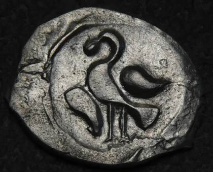 Arqueólogos rusos hallan un tesoro con más de 2.600 monedas de plata del siglo XV