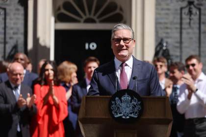 El ex primer ministro británico Keir Starmer renuncia a su escaño como diputado laborista