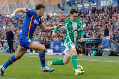 Álvaro Fidalgo y Obed Vargas, convocados por Aguirre para amistosos con Portugal y Bélgica