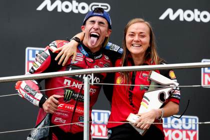 Marc Márquez, Iván Ortolá y Brian Uriarte dan 'color español' a Sachsenring