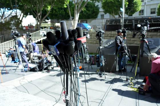 Posponen hasta septiembre el proceso judicial contra Nick Reiner por el asesinato de sus padres