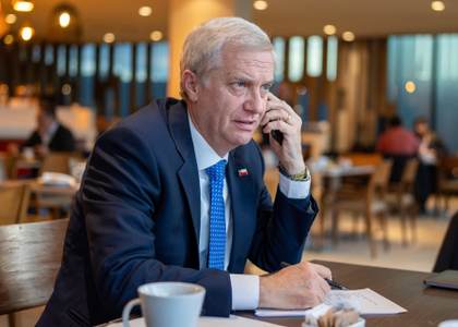 Chile envía primer grupo de rescatistas a Venezuela y anuncia más ayuda en próximos días