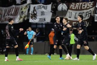 2-1. Fluminense resiste los embates de Platense y se clasifica a semifinales