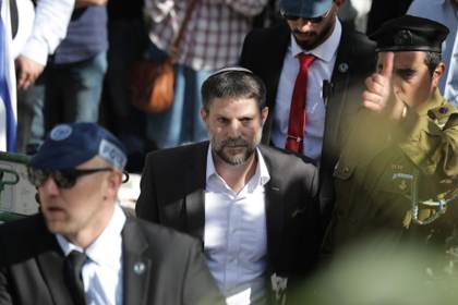 Ministro israelí llama a derruir 100 edificios en Beirut por cada dron que dañe a soldados