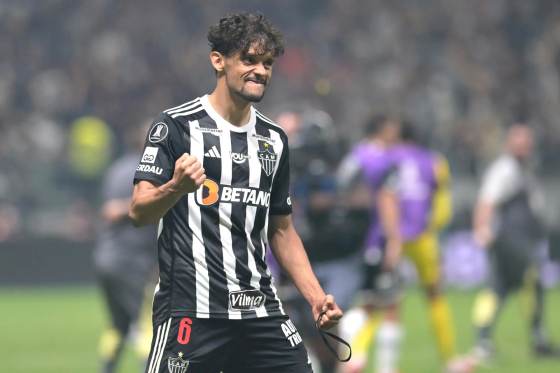 Gustavo Scarpa, el mediocampista que llevó a León Tolstói al podio de ventas en Brasil