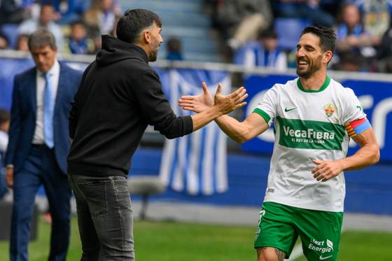 1-2. El Elche da un paso hacia la permanencia y hunde al Oviedo