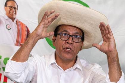 Sánchez espera llegar a segunda vuelta en Perú para liberar a Castillo y "refundar patria"