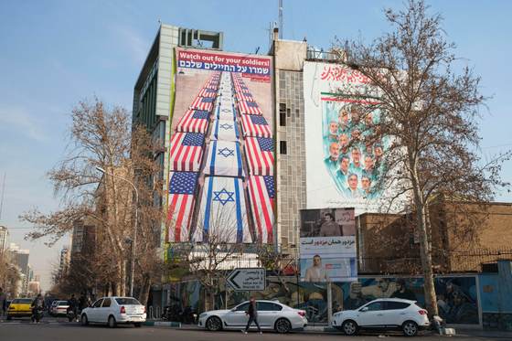 Irán admite contactos con Estados Unidos pero niega que haya conversaciones