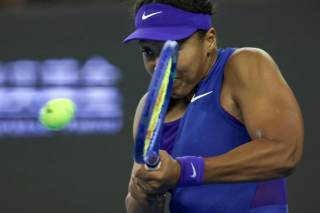 Osaka resiste las reacciones de Timofeeva y avanza a la tercera ronda en Pekín