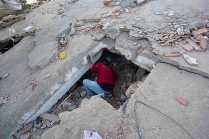 Los venezolanos despiertan sacudidos por un nuevo sismo a cinco días del doble terremoto