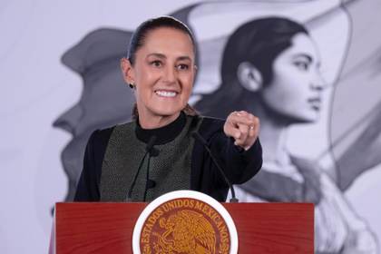 Sheinbaum llama a festejar con "respeto" durante el partido de México contra Ecuador