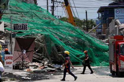 Al menos treinta desaparecidos deja el colapso de un edificio en construcción en Filipinas