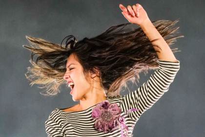 Olivia Rodrigo recauda 20 millones con Daisy Chain Fields para causas de mujer e infancia