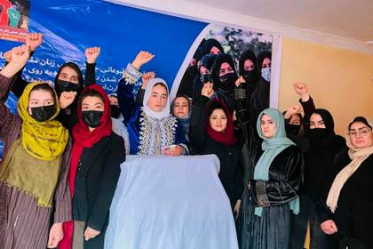 Las niñas afganas entran en su quinto año sin educación secundaria bajo el régimen talibán