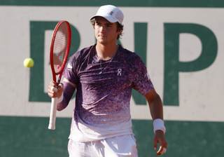 Joao Fonseca remonta dos sets ante Dino Prizmic y se cita con Djokovic en tercera ronda