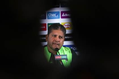 Bolivia se aferra a su libreto