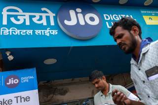 Cinco claves para entender la histórica oferta de salida a bolsa de Jio en la India
