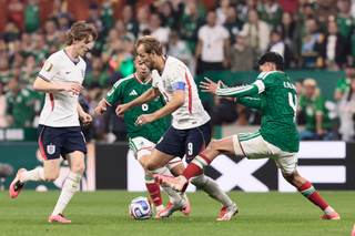 2-3. Inglaterra resiste el acoso de México y se clasifica a los cuartos de final